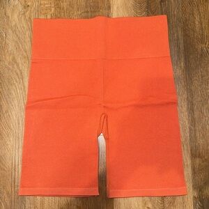 NEW BALANCE Shorts size M